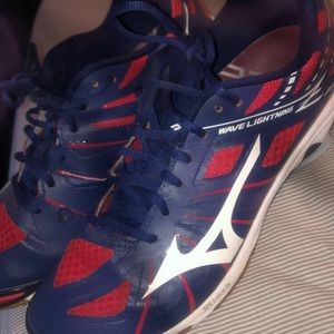 Mizuno red and blue volleyball court  shoes